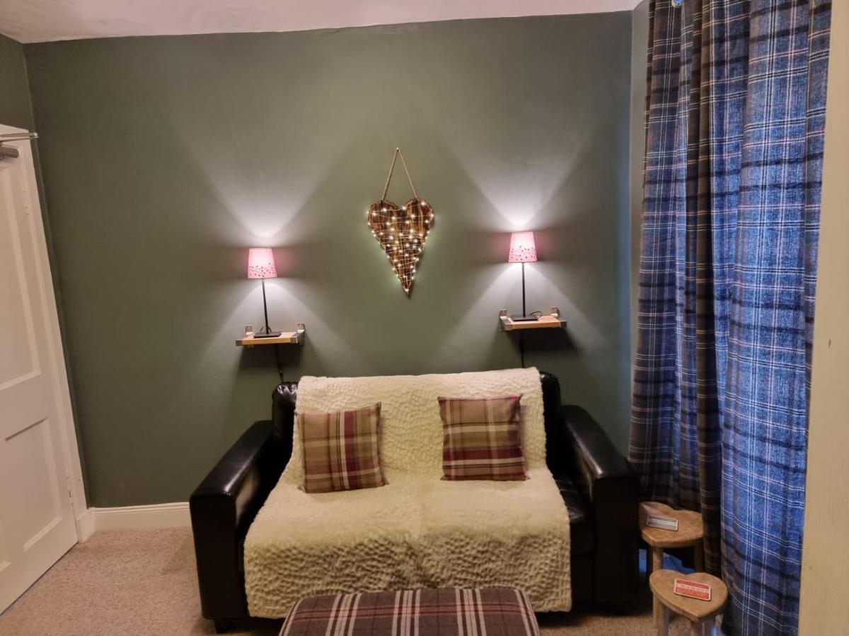 Westcot Hotel Каландър Екстериор снимка