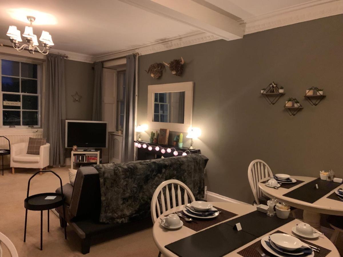 Westcot Hotel Каландър Екстериор снимка